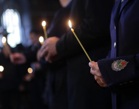 В днешния ден в православни храмове бяха отслужени&nbsp;заупокойни молитви&nbsp;в памет на загиналите в произшествия