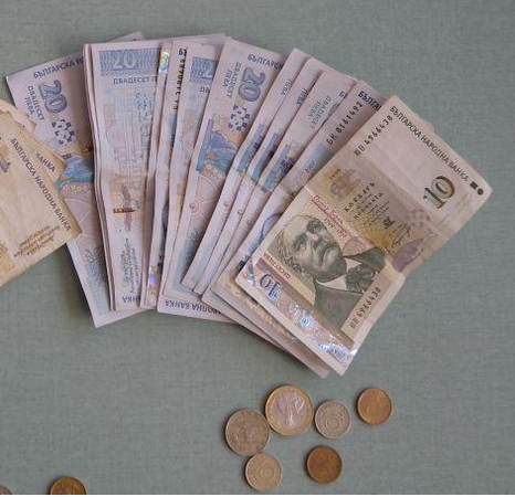 EVN осигурява дежурни каси по празниците