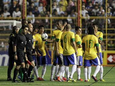 Бразилия спечели трофея "Суперкласико" след успех с дузпи над Аржентина
