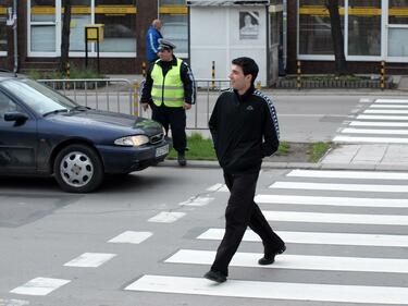 Джигит профуча със 106 км/ч през пешеходна пътека в Русе