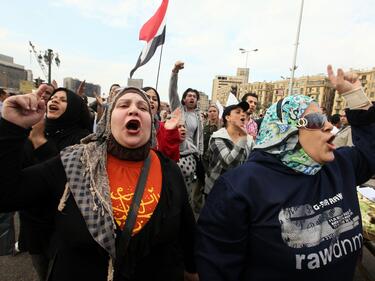 Опожариха офисите на президентското движение в Египет