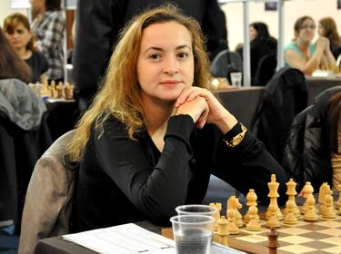 Ети Стефанова загуби 3-ата партия от мача за световната титла