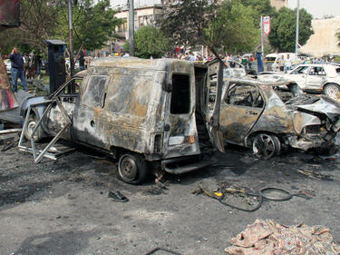 Кола бомба взе десетки жертви в Дамаск