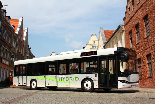 Градски автобус-хибрид с електрически и дизелов двигател ще се движи експериментално по улиците на Бургас