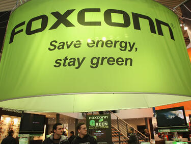 Foxconn тръгва по стъпките на Apple
