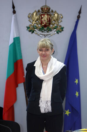 Министър Нона Караджова