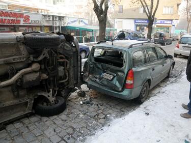 Кола помля други две в кв.„Лозенец“
