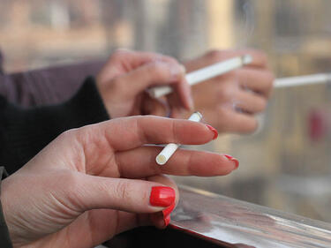Пушачи и непушачи заедно в подкрепа на забраната