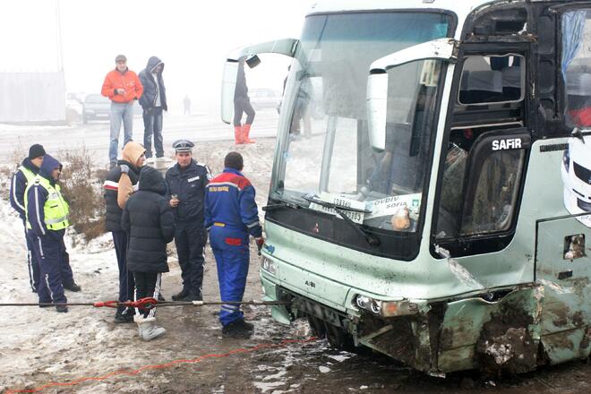 В автобуса са пътували 30 души. За щастие няма жертви