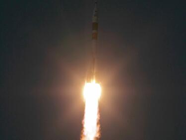 Корабът "Союз" полетя към МКС