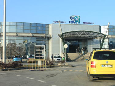 100 българи са блокирани на софийското летище