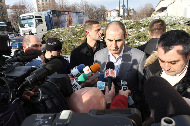Проверяват нападателя за наркотици