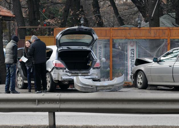 Полицията оглежда на мястото на инцидента