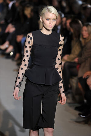 Модел на Stella McCartney