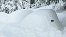 Метър и половина сняг натрупа в Родопите