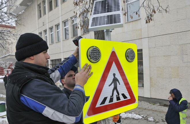 20 соларни пътни знака бяха монтирани в Димитровград