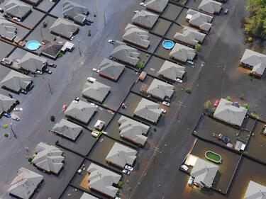 Буря отне живота на петима в Япония