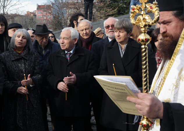 Поклон пред жертвите на комунизма