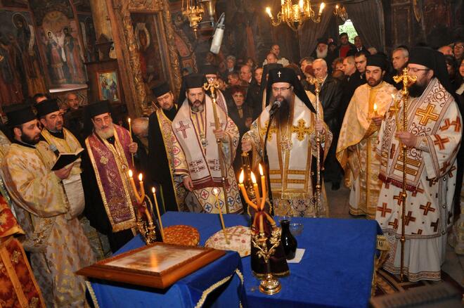В Троянския манастир бе отслужена литургия за патриарх Максим