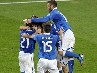 Късен гол спаси Италия от поражение срещу Холандия