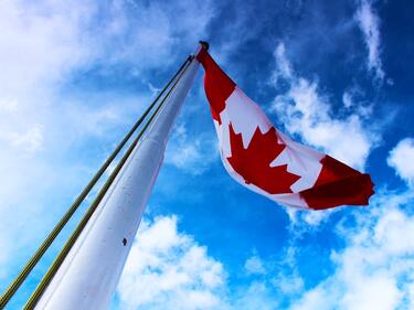 Край на опашките за визи пред канадското посолство