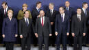 Заплатите на еврочиновниците "замръзват" за 2 години