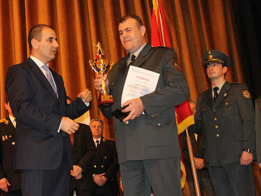 Шефът на огнеборците в Златоград  стана "Пожарникар на годината" 