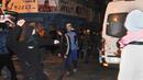 <p>Полицейският бус, паркиран на улица "Цар Асен" и булевард "Патриарх Евтимий"</p>