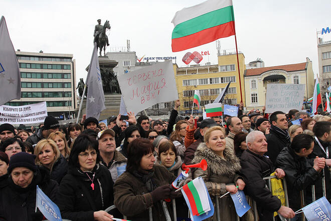 Борисов се завърна. Пак влезе в парламента