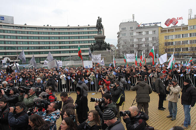 Борисов се завърна. Пак влезе в парламента