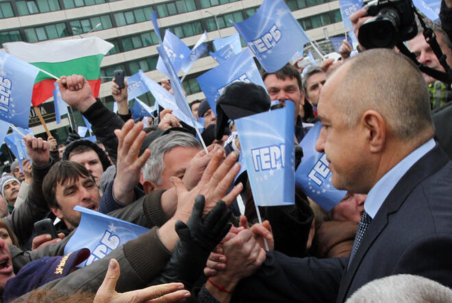 Борисов се завърна. Пак влезе в парламента