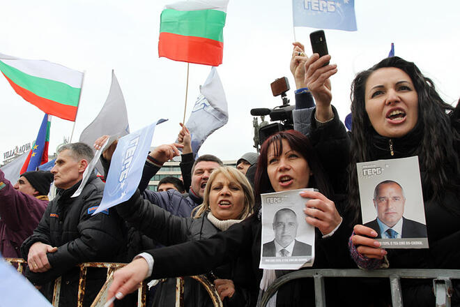 Борисов се завърна. Пак влезе в парламента