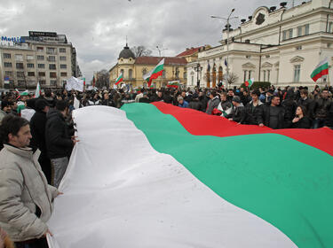 Протестът пак отиде пред Народното събрание