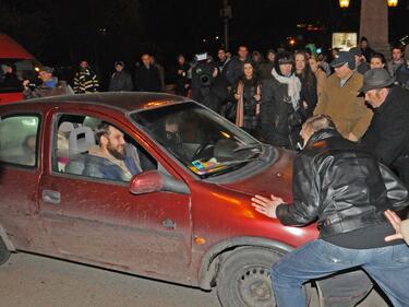 24 задържани след протестите в столицата 