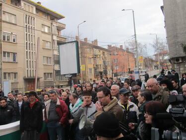 Половината българи са готови да протестират
