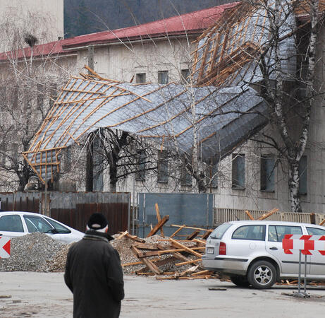 Дунав се препълни. Бурята остави хиляди без ток  