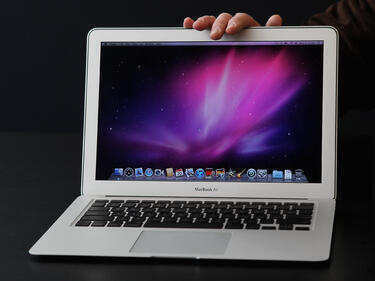 Apple отваря Mac App Store