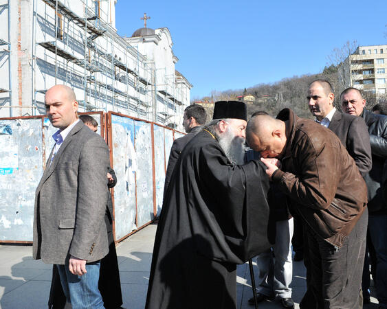  
Бившият премиер Бойко Борисов поиска поршка от Господ и народа по време на среща с ловчанския митрополит Гавриил навръх Сирни Заговезни