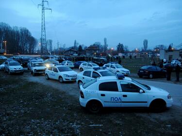 Прокуратурата разследва тройното убийство на ромите в кв. „Д. Миленков“