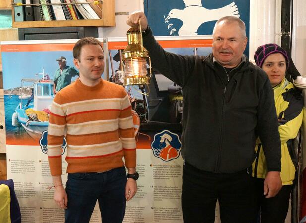 Кораб на „Greenpeace” акостира във Варна