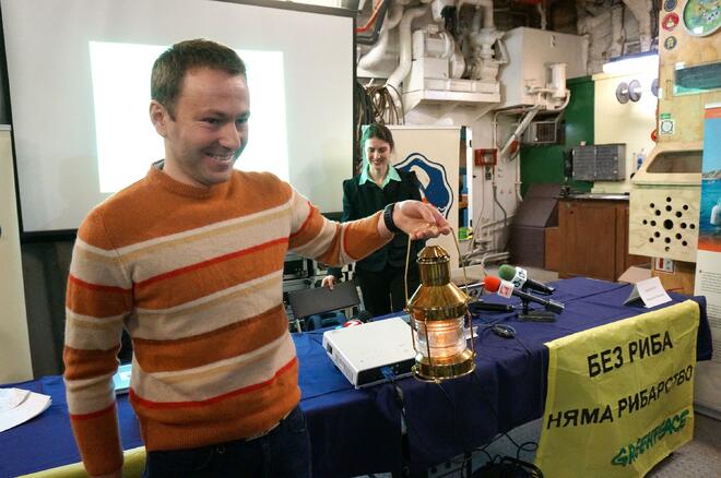 Кораб на „Greenpeace” акостира във Варна