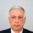 "Разбирам, че е рано, г-жо Манолова, разбирам, че ви горчи от победата, хапнете си – подсладете се."