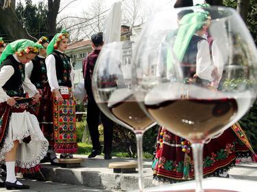 "Винария 2013" тръгва с Дионисиево шествие и 100 литра вино