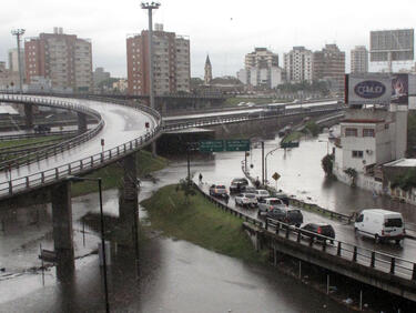 Буря отне осем живота в Буенос Айрес