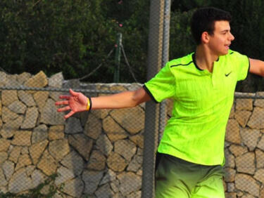 Двама бг тенисисти със спрени права заради уреждане на мачове