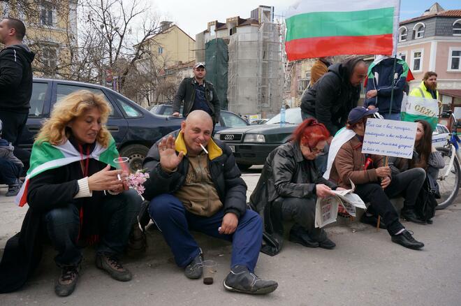 Полицаи на протест – защитават своя колега, убил крадец