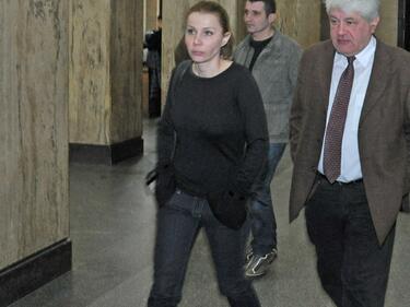 Майката на Лара Банева призовава похитителите: Свържете се с мен!