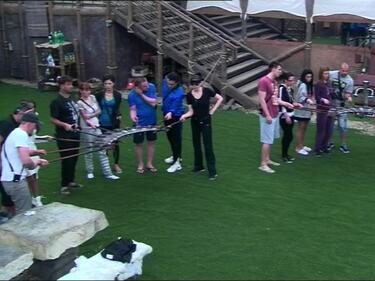 Кои са предателите в Базата
