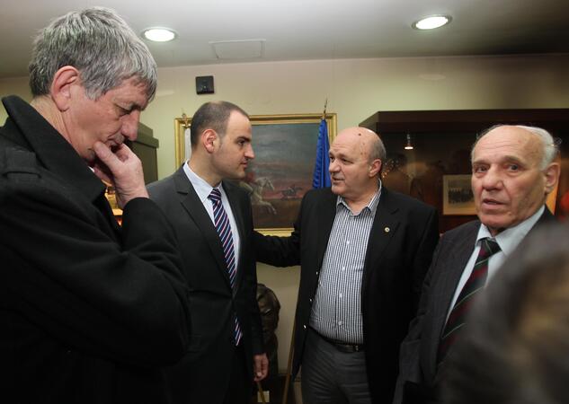 Наградиха легенди на Славия с почетни плакети