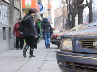 Забраняват паркирането на две улици в София